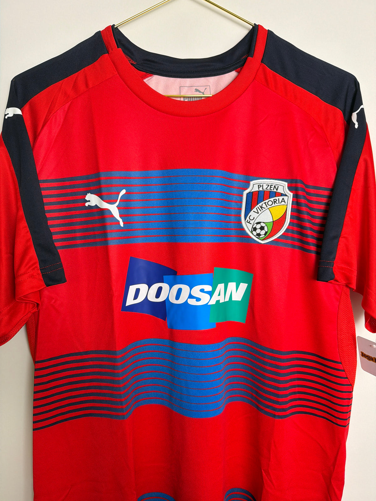 Viktoria Pilsen 2016-18, Heimtrikot, L