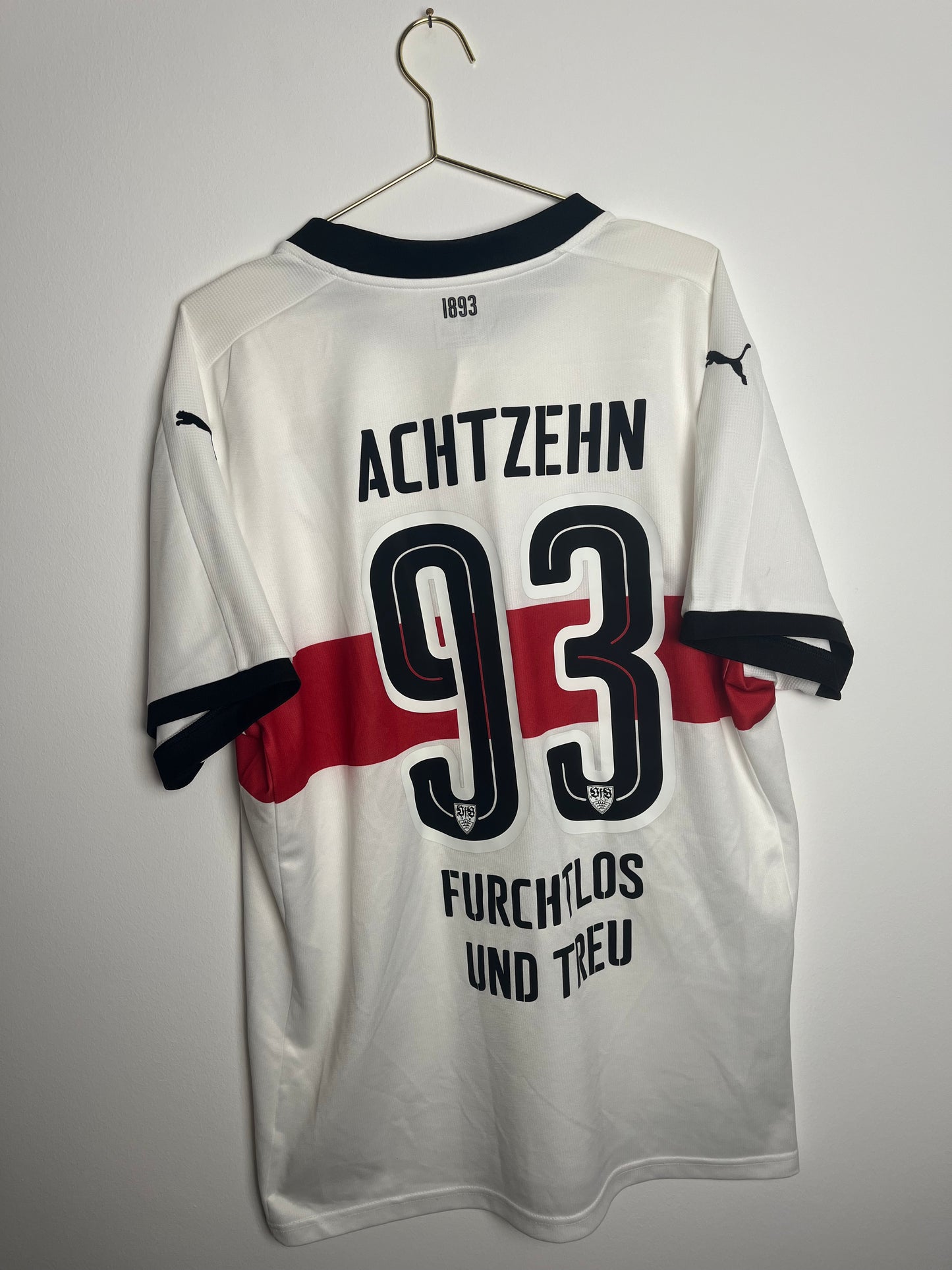 VfB Stuttgart 2017/18, Heimtrikot, #93 Achtzehn, XL