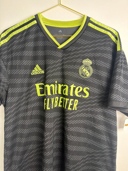 Real Madrid 2022/23, Ausweichtrikot, L