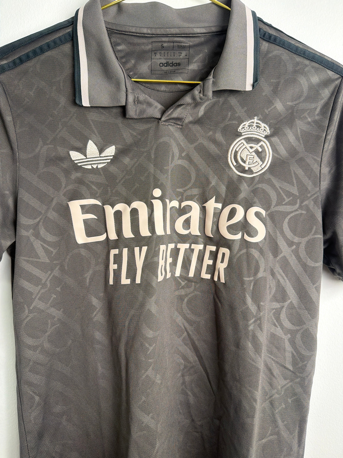 Real Madrid 2024/25, Ausweichtrikot, S