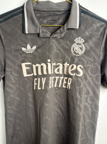 Real Madrid 2024/25, Ausweichtrikot, S