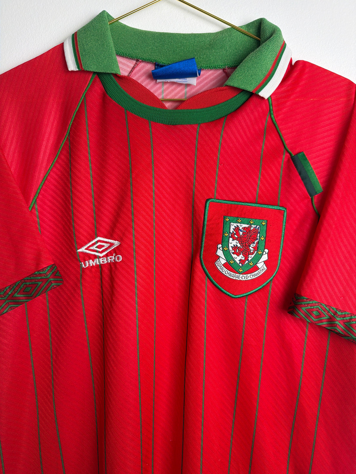 Wales 1994-96, Heimtrikot, M