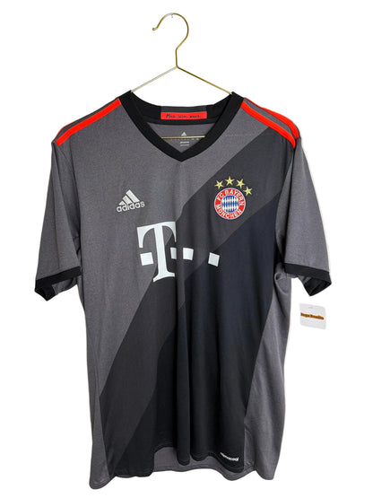 FC Bayern München 2016/17, Auswärtstrikot, L