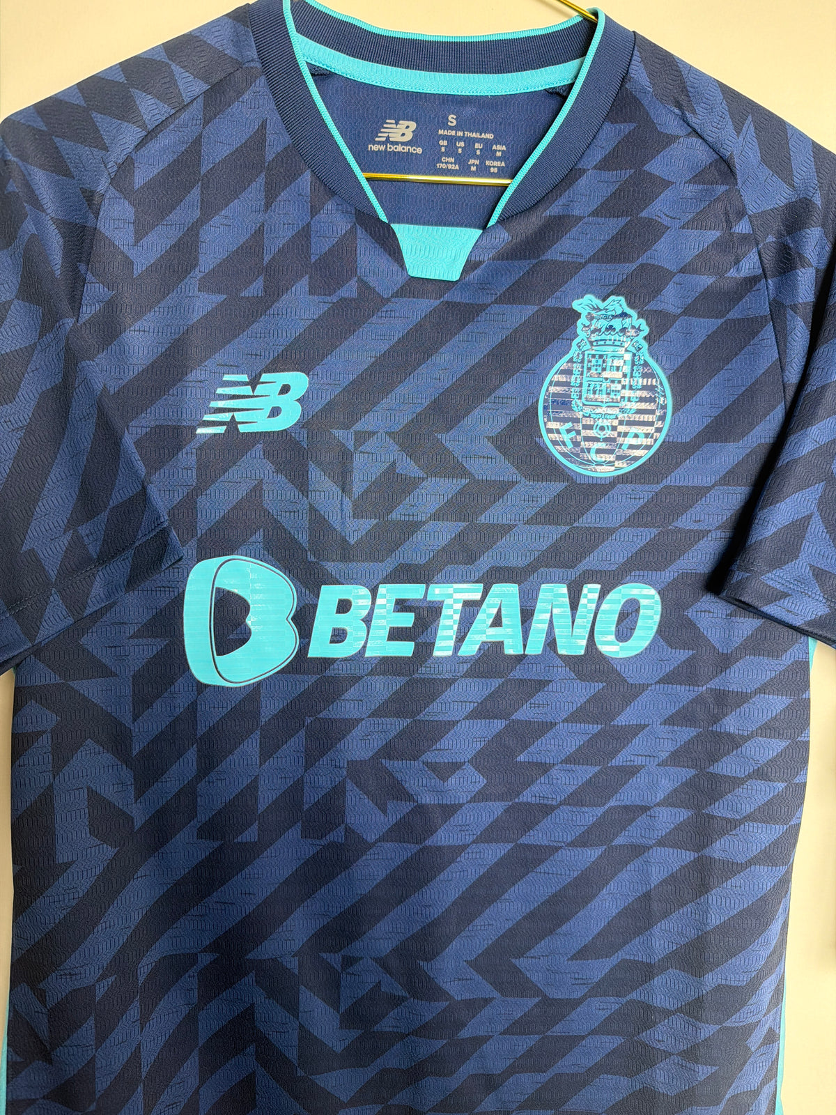 FC Porto 2024/25, Ausweichtrikot, S