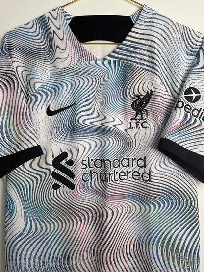 FC Liverpool 2022/23, Auswärtstrikot, M