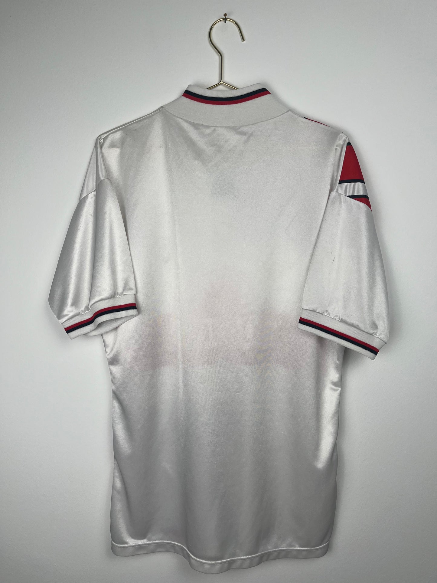 VfB Stuttgart 1993-1995, Heimtrikot, M