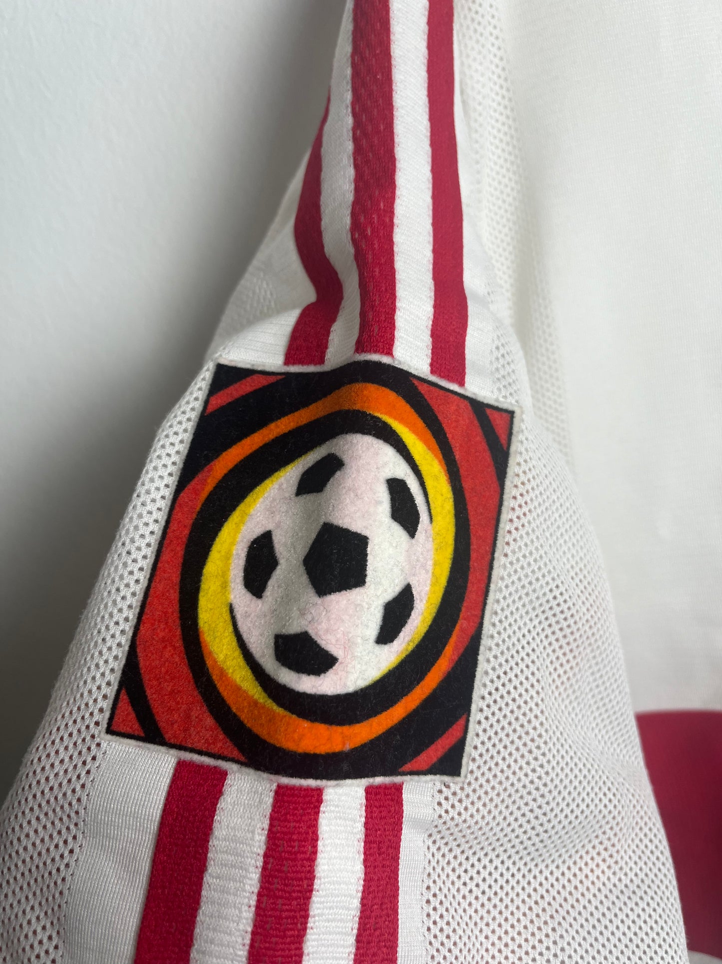 VfB Stuttgart 1997/1998, Heimtrikot, #6 Yakin, S