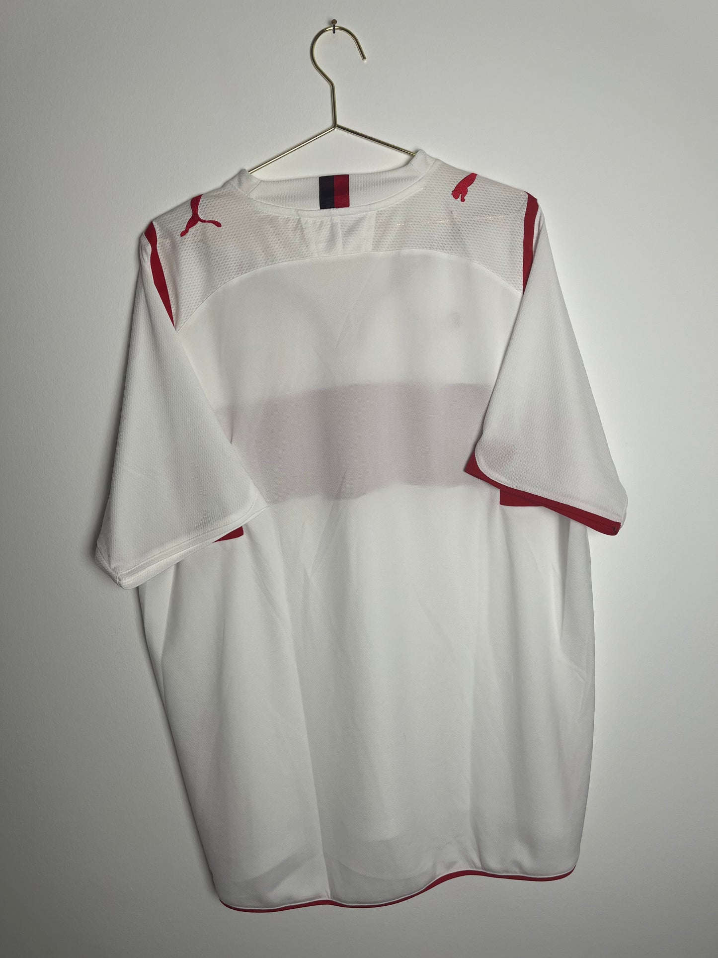 VfB Stuttgart 2009/10, Heimtrikot, L