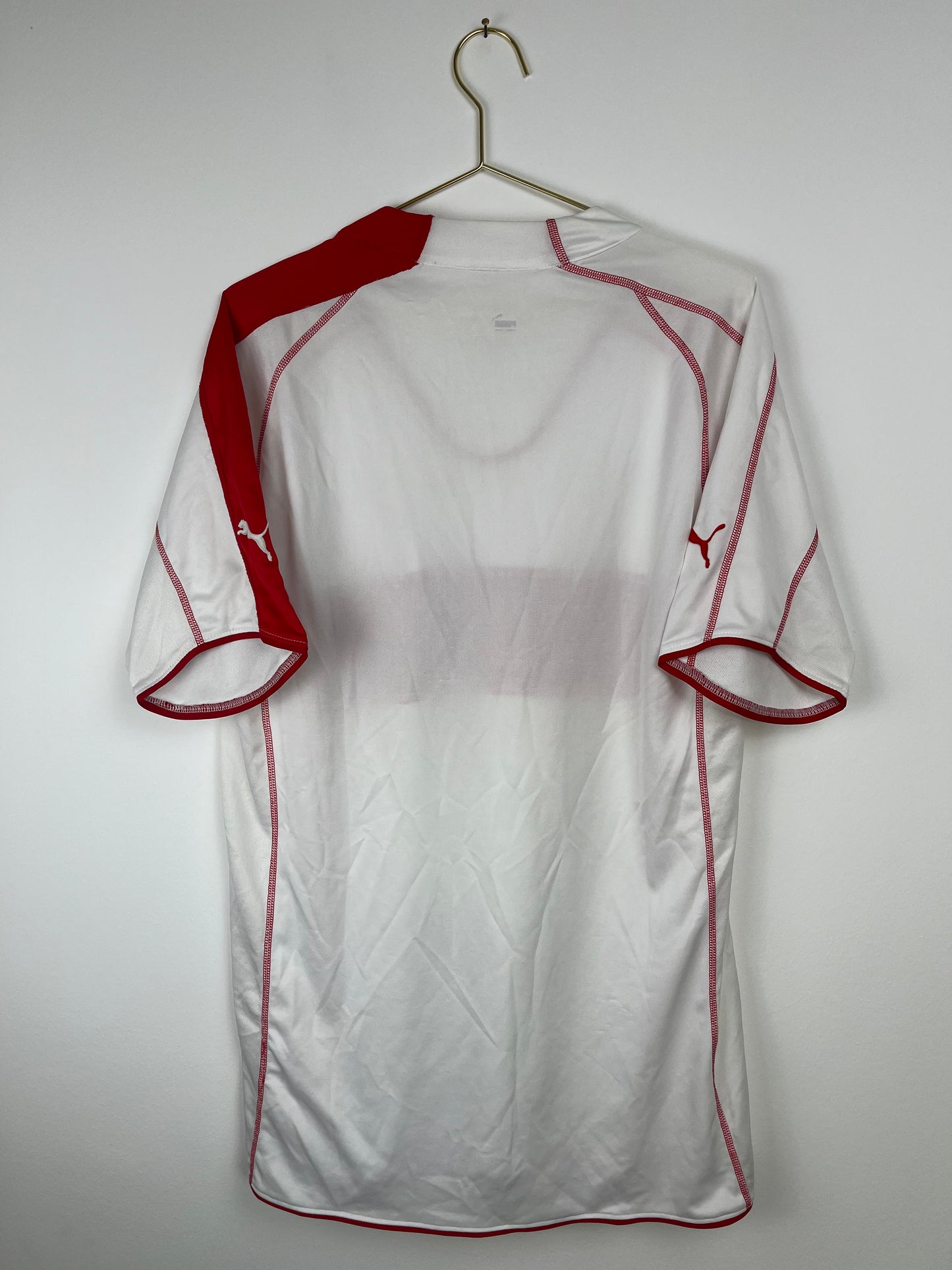 VfB Stuttgart 2005/06, Heimtrikot, L