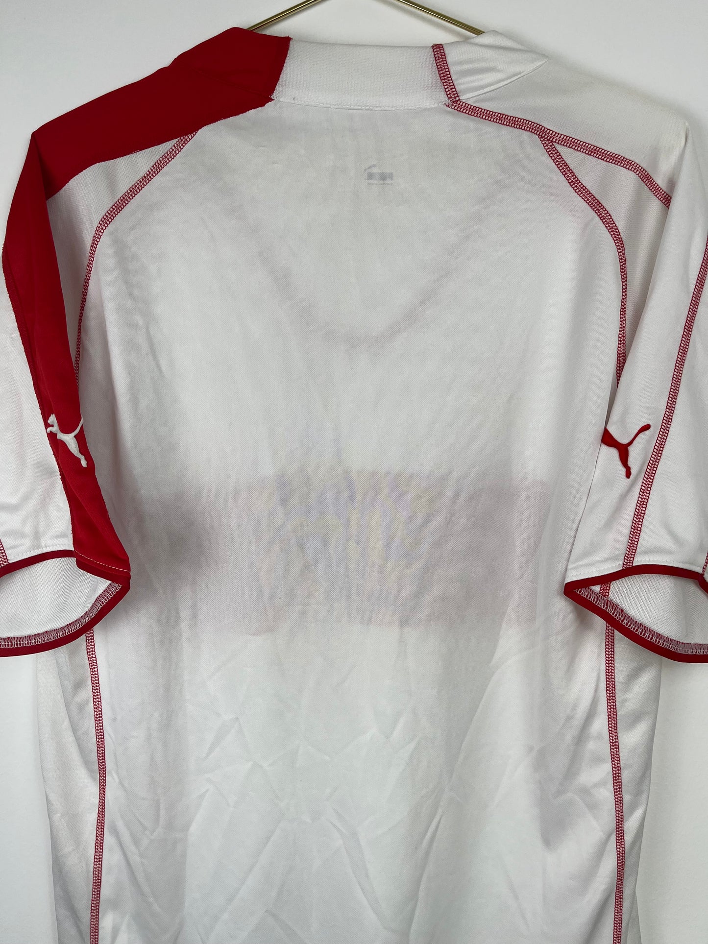 VfB Stuttgart 2005/06, Heimtrikot, L