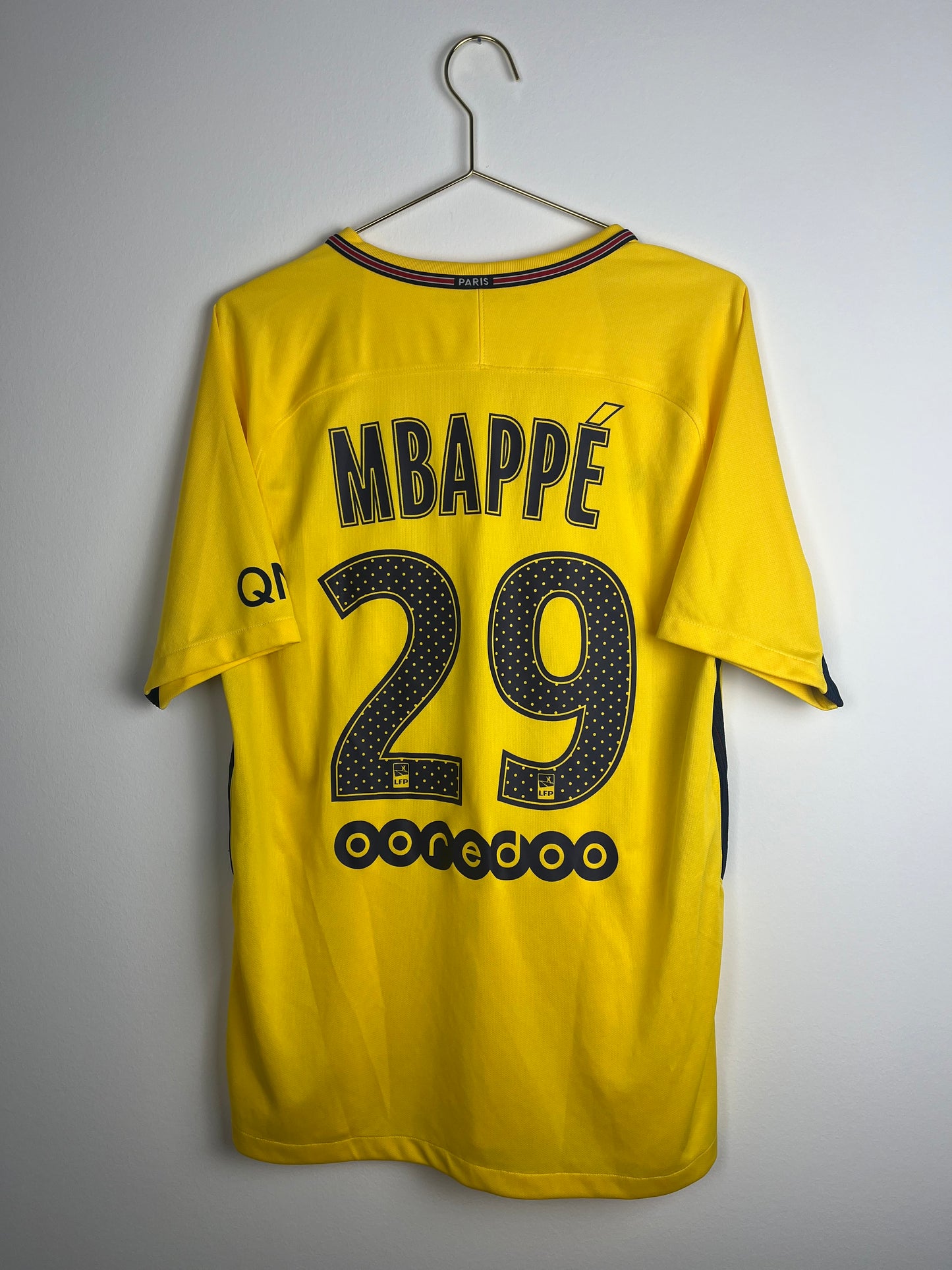 Paris Saint-Germain FC 2017/18, Auswärtstrikot, #29 Kylian Mbappe, M