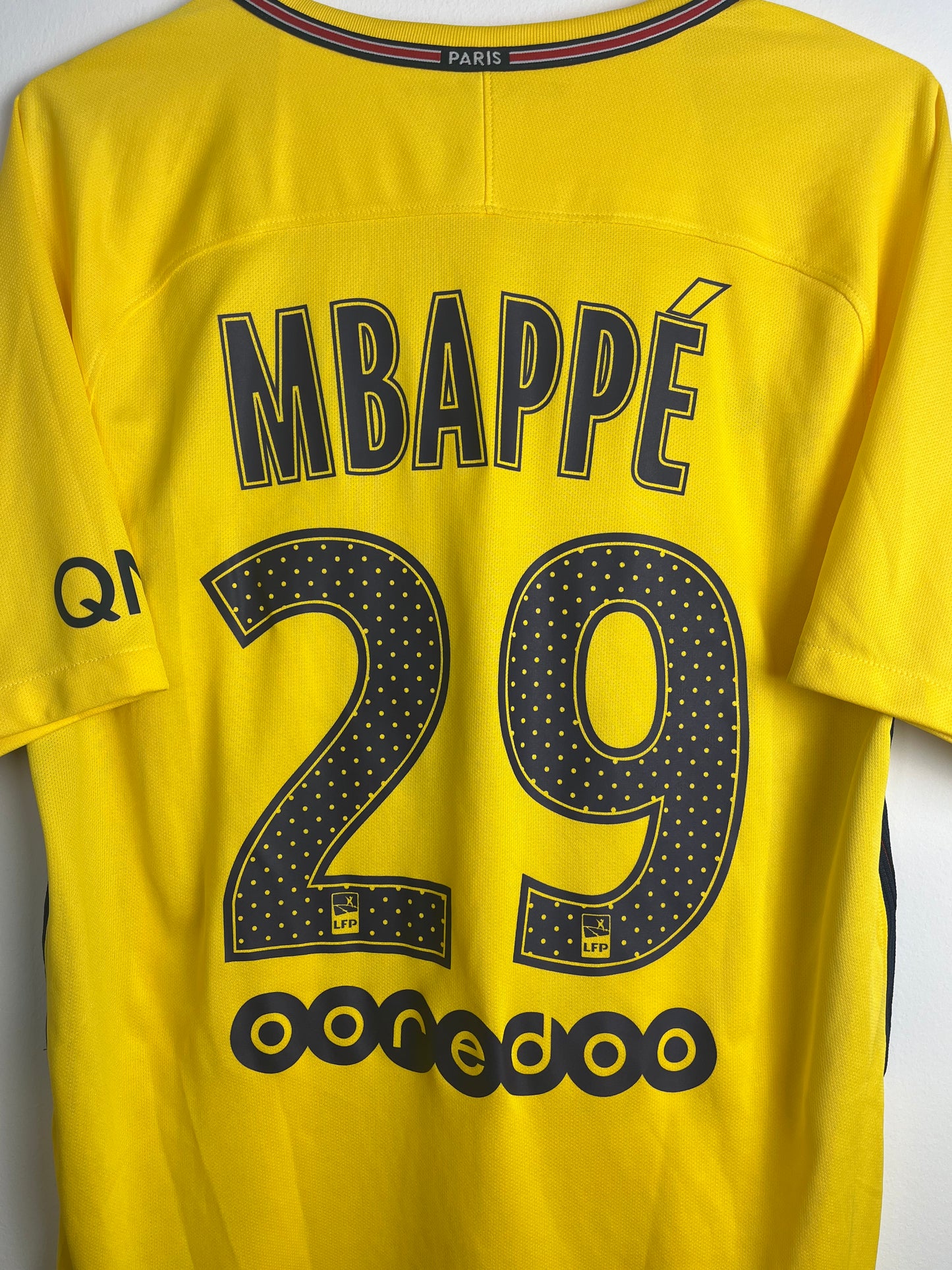 Paris Saint-Germain FC 2017/18, Auswärtstrikot, #29 Kylian Mbappe, M